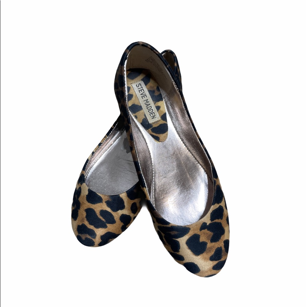 Steve Madden Leopard Print Flats Size 6M